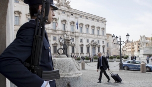 Foto repertorio Quirinale - Cottarelli verso il Colle per consulatzione