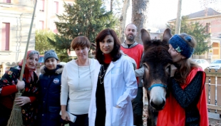 All&#039;Ospedale dei bambini di Parma la Befana a dorso degli asinelli con l&#039;associazione Impronte nell&#039;anima