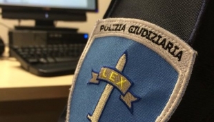 Piacenza - Trova il cellulare del compagno di squadra e tenta l&#039;estorsione