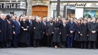 I grandi attorno a Hollande dopo gli attentati di Parigi